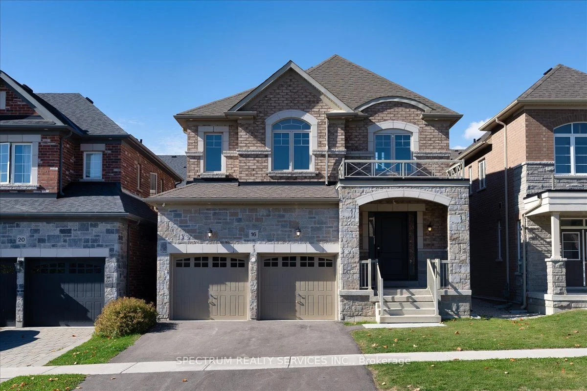 16 Barrow Avenue, Bradford West Gwillimbury, ON L3Z 0W1