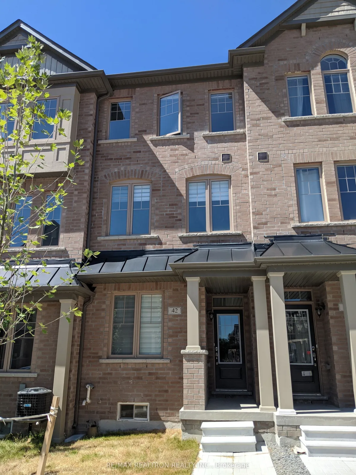 Att/Row/Townhouse in Markham