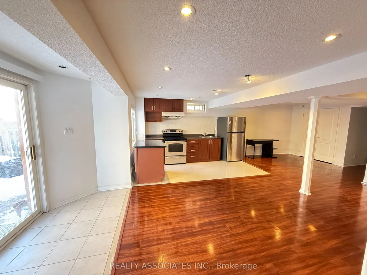 68 Redstone Road Lower, Richmond Hill, ON L4S 1S3