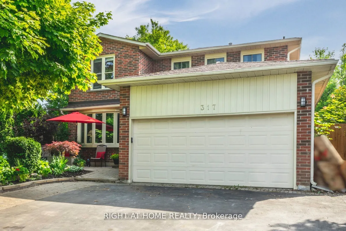 317 Darlington Crescent, Newmarket, ON L3Y 6L8