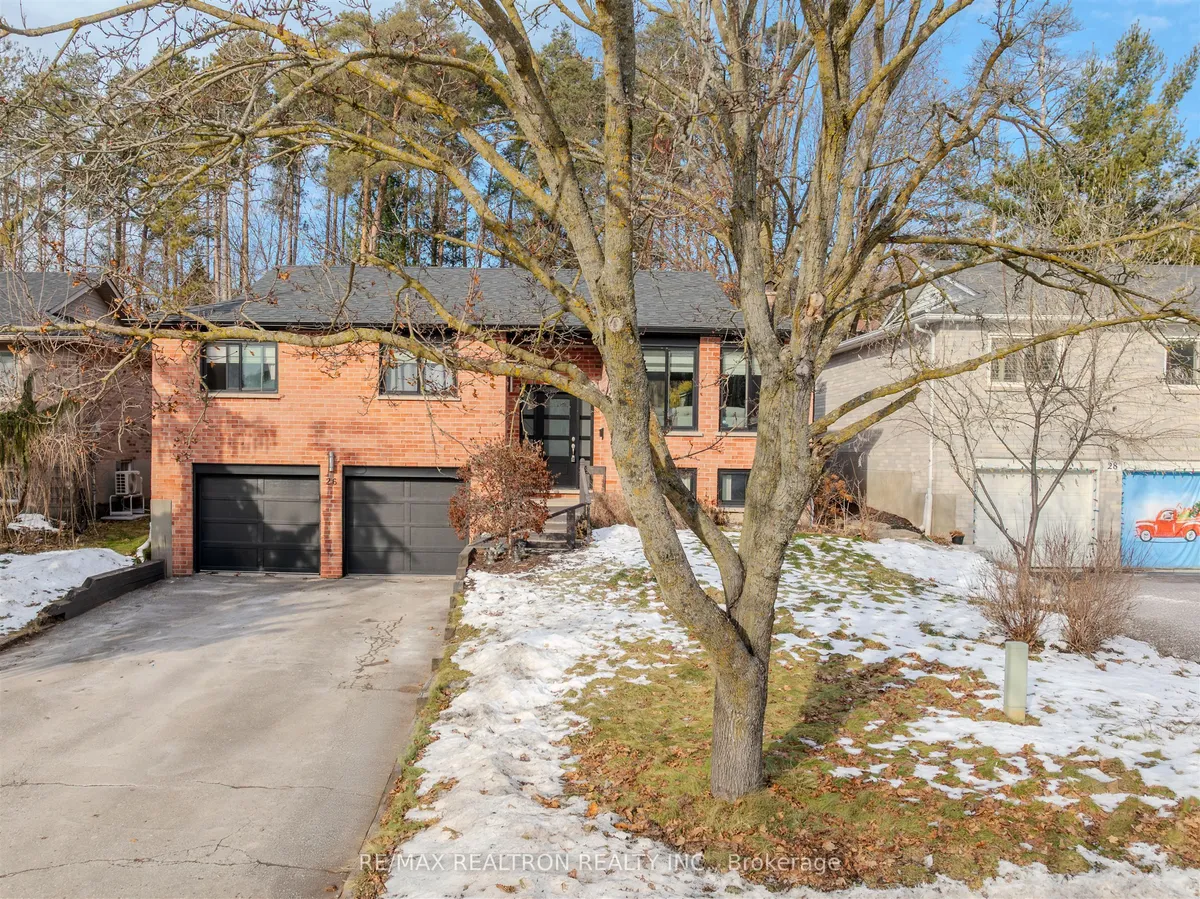 26 Beckett Avenue, East Gwillimbury, ON L9N 1E8