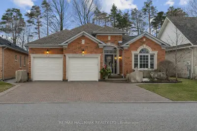 86 Couples Gallery, Whitchurch-Stouffville, ON, L4A 1M7