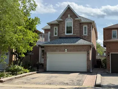 17 Villandry Crescent, Vaughan, On L6a 2r2