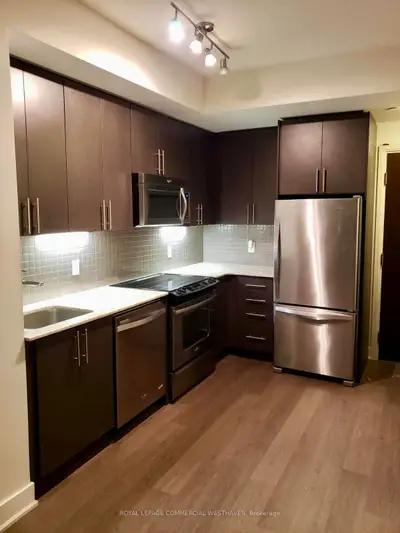 7608 Yonge Street 522, Vaughan, ON L4J 0J5