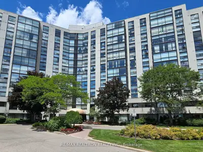 40 Harding Boulevard W 1015, Richmond Hill, On L4c 9s5