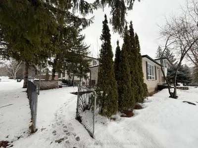 165 Carlson Drive Lower, Newmarket, ON L3Y 3H2