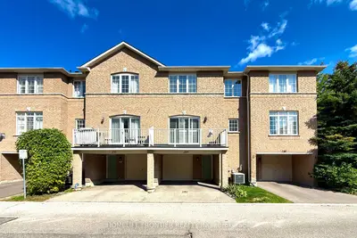 23 Observatory Lane 289, Richmond Hill, On L4c 0m7