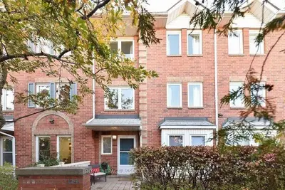 900 Steeles Avenue W 114, Vaughan, On L4j 8c2