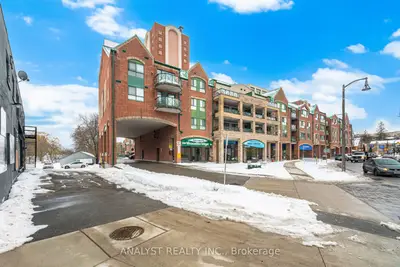 121 Woodbridge Avenue 216, Vaughan, ON L4L 2S6