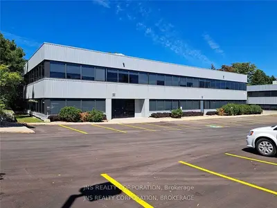 25 Millard Avenue W 1E, Newmarket, ON L3Y 7R6