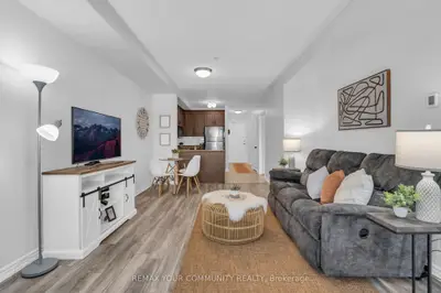 112 Simcoe Road 413, Bradford West Gwillimbury, ON L3Z 1Y2
