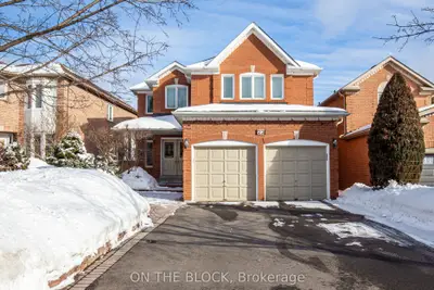 23 Casa Grande Street, Richmond Hill, On L4s 1r3
