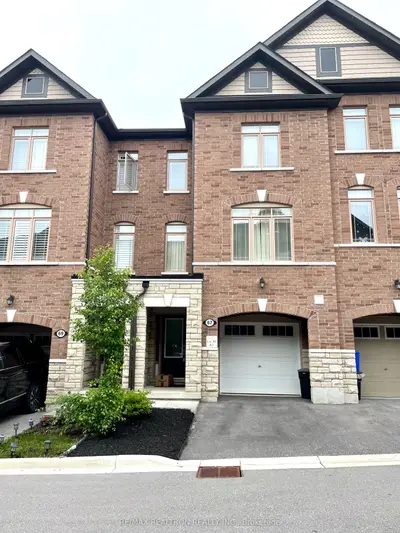 67 Gordon Circle, Newmarket, On L3y 0c9
