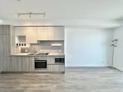 950 PORTAGE Parkway 1111, Vaughan, ON L4K 0J7
