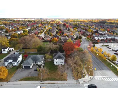 399 The Queensway South , Georgina, ON L4P 2C6
