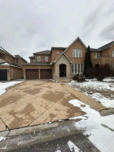 40 Grand Oak Drive, Richmond Hill, ON L4E 3Z9
