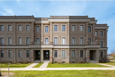 9484 Bayview Avenue, Richmond Hill, On L4c 4l8