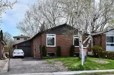 411 Sandford Street Lower, Newmarket, On L3y 4s5