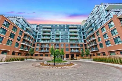 11611 Yonge Street 207, Richmond Hill, ON L4E 1G2