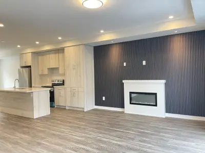 23 Mermot Lane, Richmond Hill, ON L4B 0J5