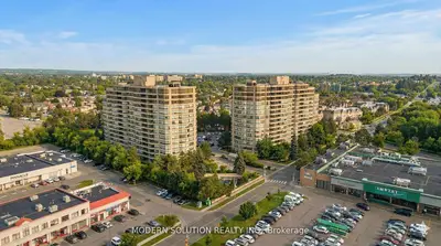 32 Clarissa Drive 426, Richmond Hill, ON L4C 9R7