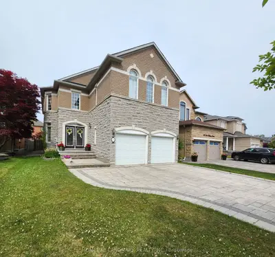 25 Lord Nelson Court, Richmond Hill, ON L4S 1Y2