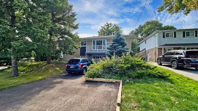 635 Mountview Place Main, Newmarket, On L3y 3p8