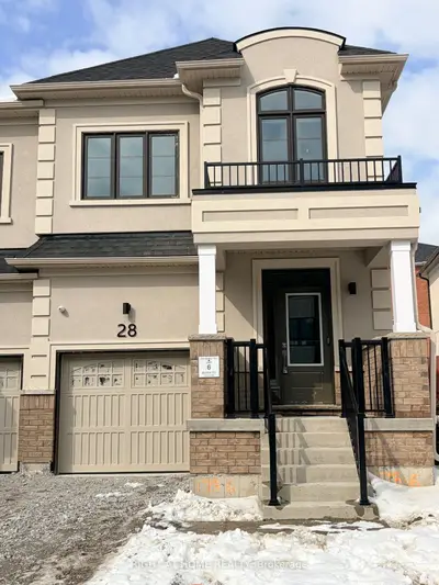 28 Helmkay Avenue, Richmond Hill, On L4e 3r4