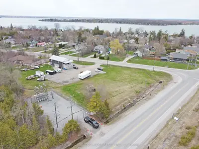 1035 Metro Road N, Georgina, On L4p 3e9