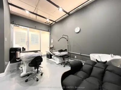 7181 Yonge Street 208, Markham, On L3t 0c7