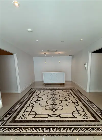 290 Caldari Road 233, Vaughan, On L4k 4j4