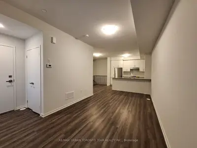 130 Honeycrisp Crescent 308, Vaughan, On L4k 0n6