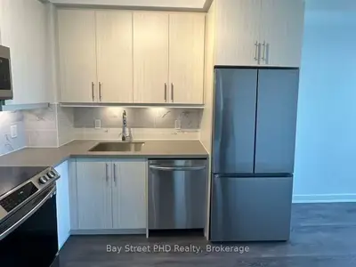 105 ONEIDA Crescent 1101, Richmond Hill, ON L4B 0H6