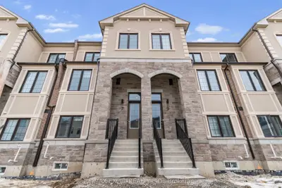 7 Peace Lane, Richmond Hill, ON L4B 0J4
