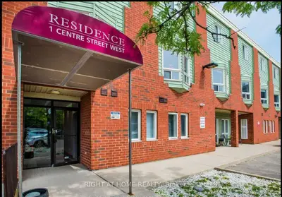 1 Centre Street W 215, Richmond Hill, ON L4C 3P3