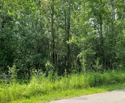 32 Nicholson Drive, Uxbridge, On L9p 1r2