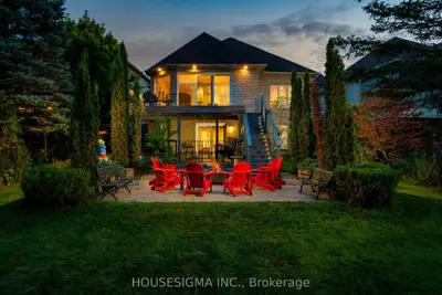 703 Madeline Heights, Newmarket, ON L3X 2J6
