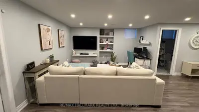 21 Ladder Cres Crescent Lower, East Gwillimbury, ON L0G 1V7