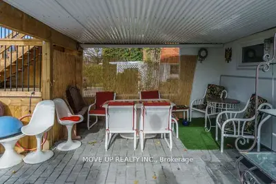 34 Hamilton Drive W/o, Newmarket, On L3y 3e8