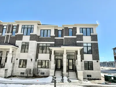 17 Norman Fleming Lane, Richmond Hill, On L4s 1n4