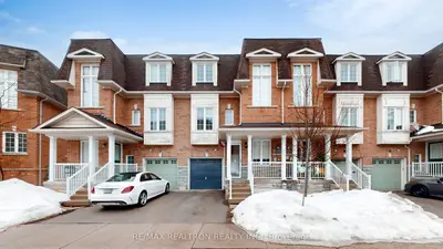 15 Old Colony Road 56, Richmond Hill, ON L4E 4L5