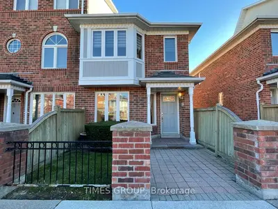 18 Clark Avenue W 104, Vaughan, ON L4J 8H1