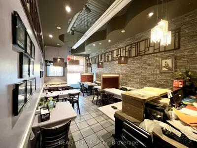 7010 Warden Avenue 38, Markham, On L3r 5y3