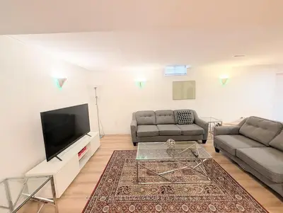 378 Dorchester Street, Newmarket, On L3y 7z3