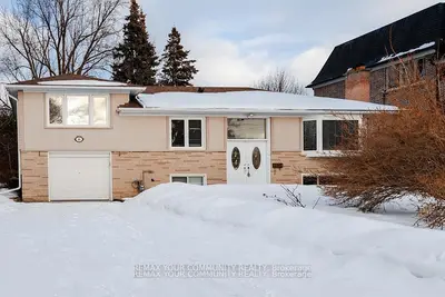 16 Orlon Crescent Main, Richmond Hill, ON L4C 6S5