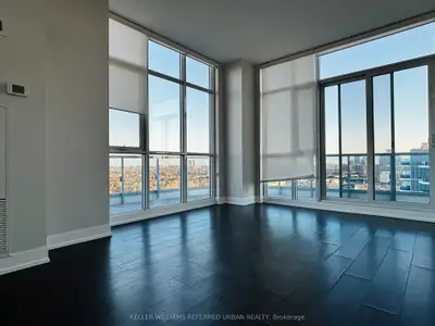 9471 Yonge Street PH 02, Richmond Hill, ON L4C 0Z5
