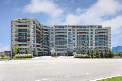 Condo Apartment in Richmond Hill