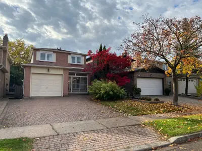 172 Stephenson Crescent, Richmond Hill, On L4c 5w1