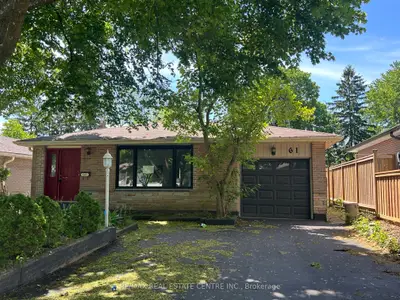 61 Romfield Circuit, Markham, On L3t 3h4
