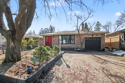 61 Romfield Circuit, Markham, On L3t 3h4